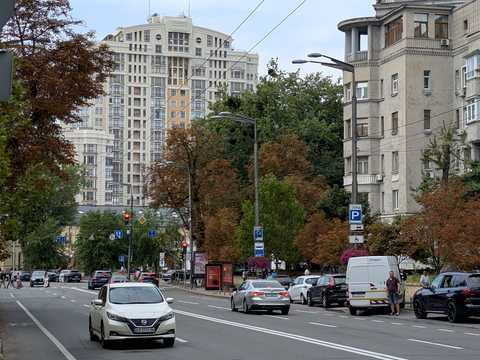 комерційна за адресою Івана Мазепи вул. (Січневого Повстання), 14-Б