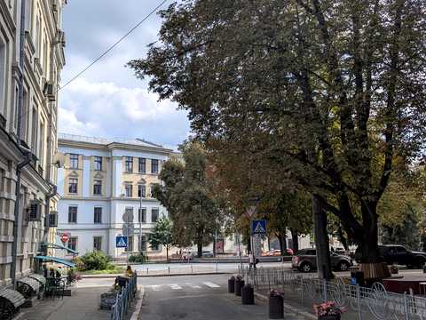комерційна за адресою Івана Мазепи вул. (Січневого Повстання), 14-Б