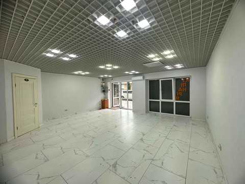 комерційна за адресою Берегова вул., 18
