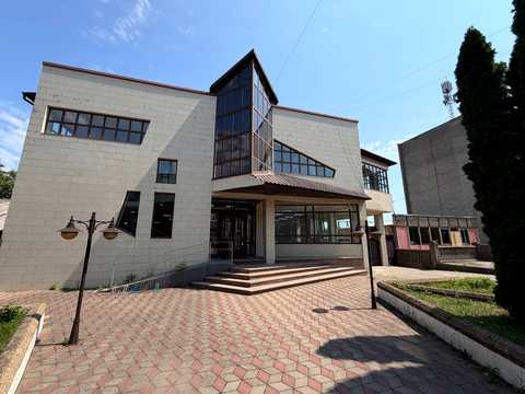 коммерческая по адресу Главная ул., 243