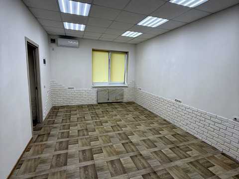 комерційна за адресою Митрополита Шептицького вул., 7
