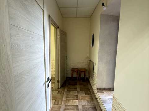 комерційна за адресою Митрополита Шептицького вул., 7