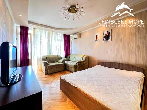 квартира за адресою Дніпровська набережна вул., 3