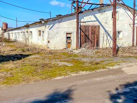 комерційна за адресою Світанкова, 59