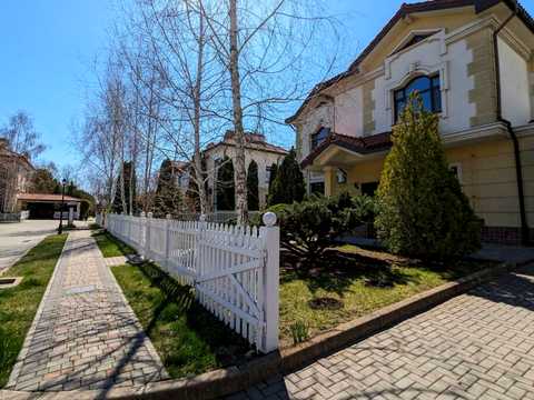 будинок за адресою Уютная, 23