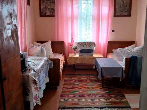 будинок за адресою с. Катериничі, Озерна