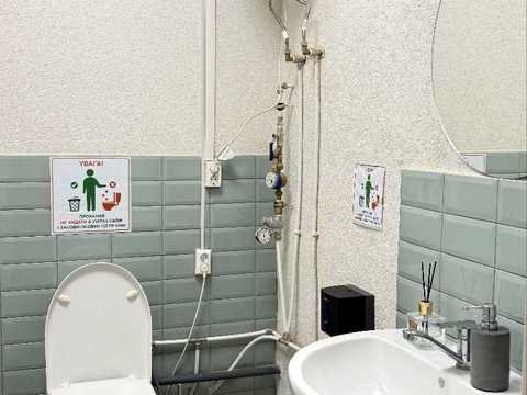 комерційна за адресою Срібнокільська вул., 1