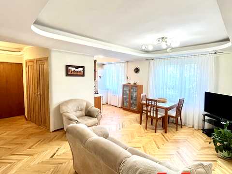 квартира за адресою Дніпровська набережна вул., 9-А
