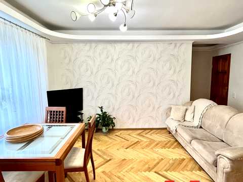 квартира за адресою Дніпровська набережна вул., 9-А