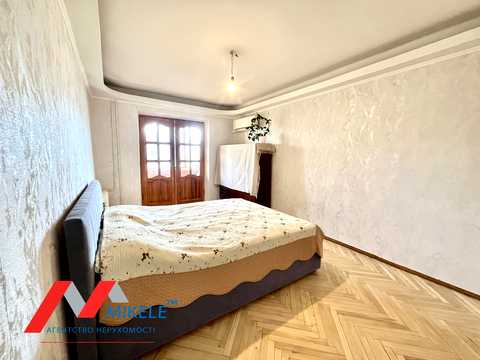 квартира за адресою Дніпровська набережна вул., 9-А