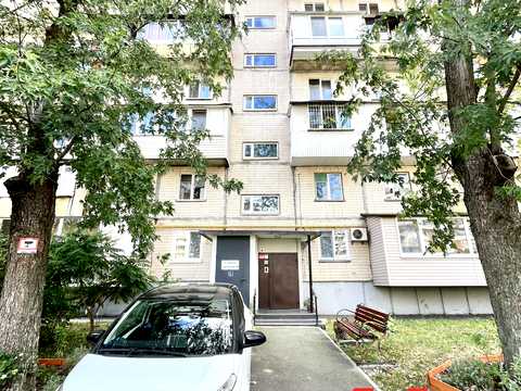 квартира за адресою Дніпровська набережна вул., 9-А