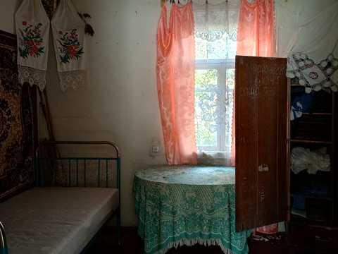 будинок за адресою смт. Лугини, Церковна вул. (Колгоспна), 5