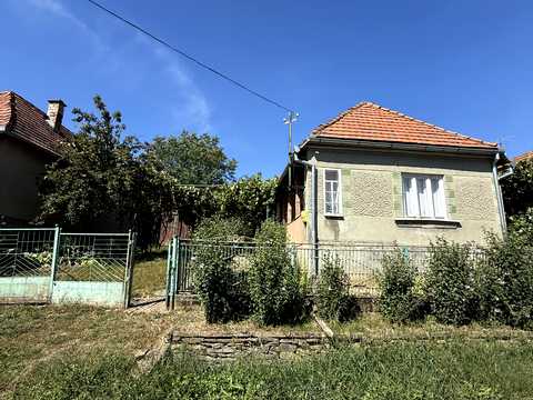 будинок за адресою с. Медведівці, Центральна