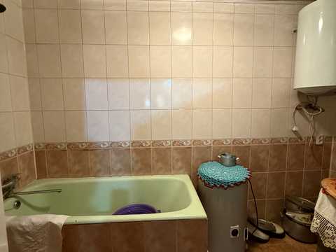 будинок за адресою с. Медведівці, Центральна