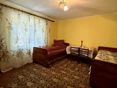 будинок за адресою с. Медведівці, Центральна