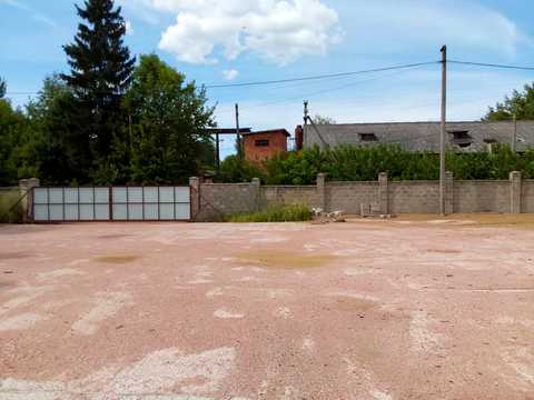 комерційна за адресою Шухевича, 17