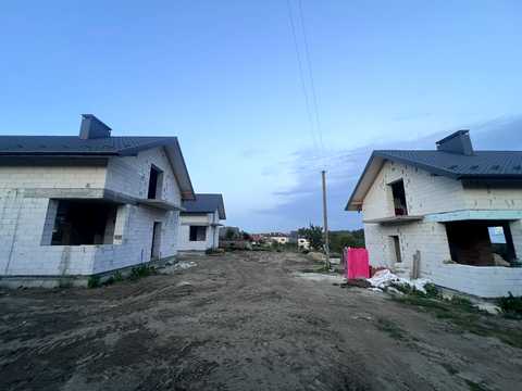 будинок за адресою Шкільна вул., 1