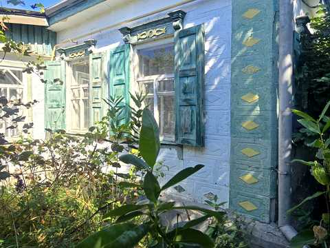 будинок за адресою Жлуктенка
