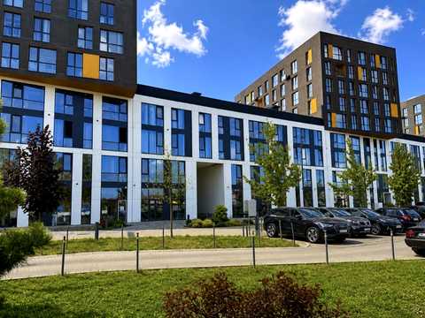 комерційна за адресою Богдана Хмельницького вул., 207-В