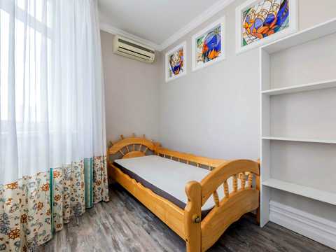 квартира за адресою Сім'ї Кульженків вул. (Петра Дегтяренка), 35