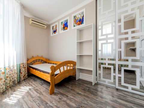 квартира за адресою Сім'ї Кульженків вул. (Петра Дегтяренка), 35