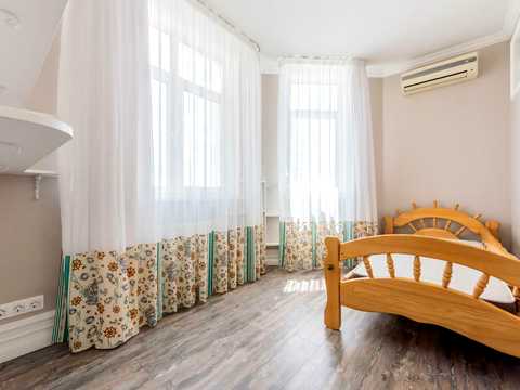 квартира за адресою Сім'ї Кульженків вул. (Петра Дегтяренка), 35