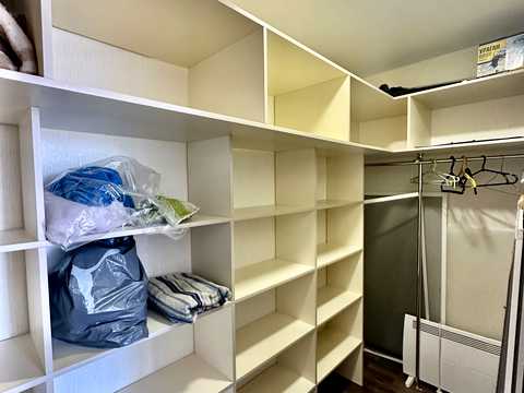 квартира за адресою Космонавтів вул., 5а
