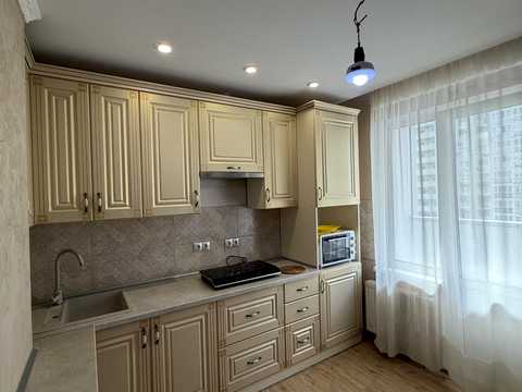 квартира за адресою Софії Русової вул., 7-А