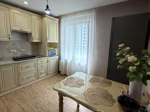 квартира за адресою Софії Русової вул., 7-А