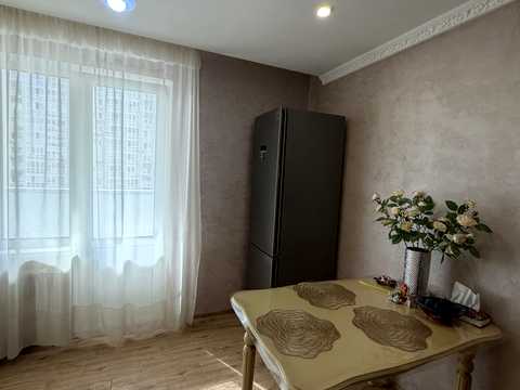 квартира за адресою Софії Русової вул., 7-А