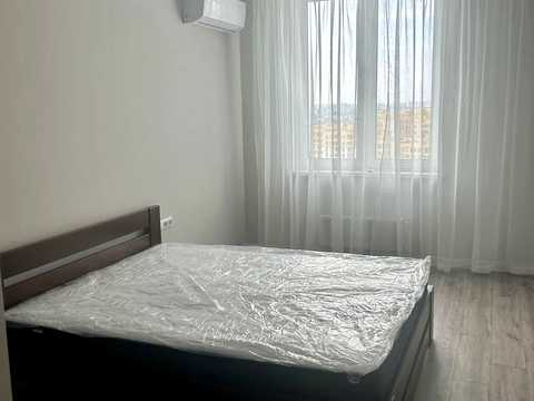 квартира за адресою Кришталева вул., 1