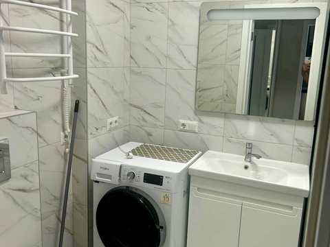 квартира за адресою Кришталева вул., 1