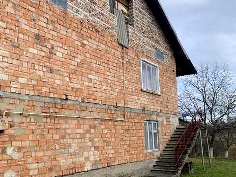 будинок за адресою Молодіжна вул.