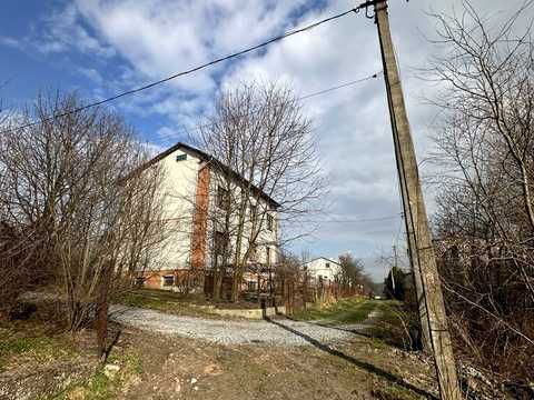 ділянка за адресою с. Бірки,
