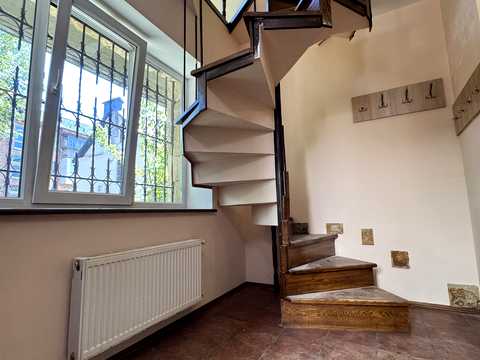 квартира за адресою Степана Бандери пров., 10