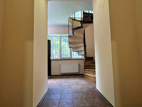 квартира за адресою Степана Бандери пров., 10