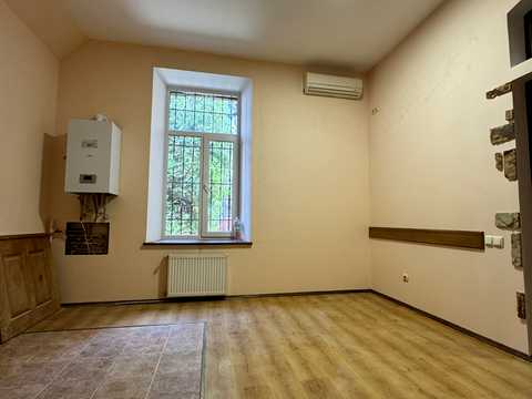 квартира за адресою Степана Бандери пров., 10