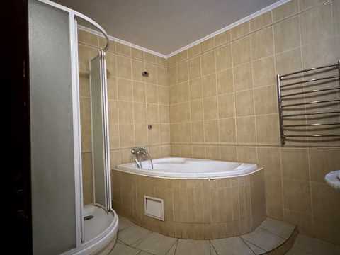 квартира за адресою Степана Бандери пров., 10