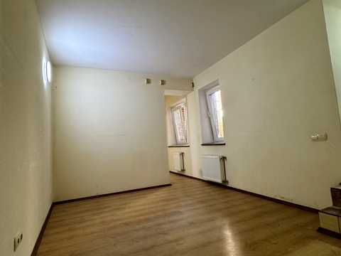 квартира за адресою Степана Бандери пров., 10