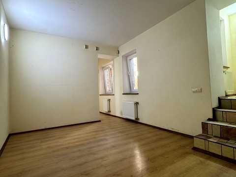 квартира за адресою Степана Бандери пров., 10