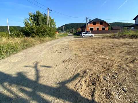 участок по адресу Центральна