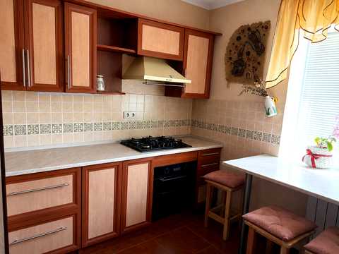 комната по адресу Механізаторів ул., 4