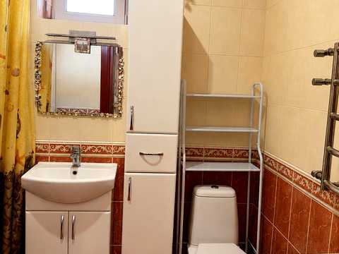 комната по адресу Механізаторів ул., 4