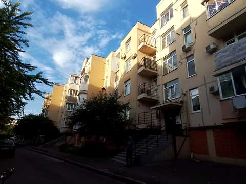 квартира за адресою Торгова вул., 5
