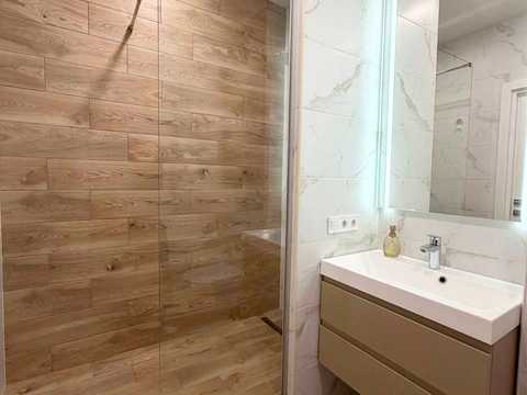 квартира за адресою Лісова вул., 42