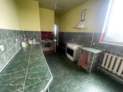 комерційна за адресою Будівельників вул., 7