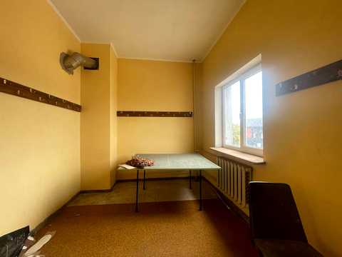 комерційна за адресою Будівельників вул., 7