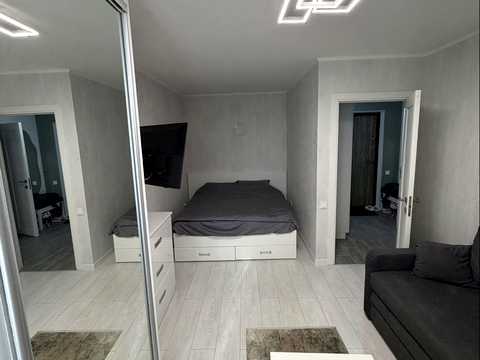 квартира за адресою Академіка Корольова вул., 33