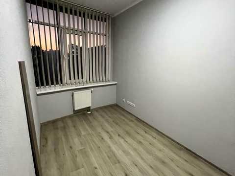 комерційна за адресою Антоновича вул. (Горького), 103
