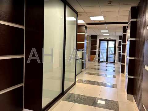 комерційна за адресою Науки просп., 3